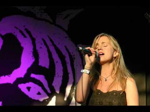 Cara Dillon - The Parting Glass (Live)