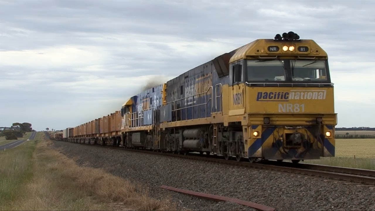 GE Diesels hauling the Steel: Australian Trains