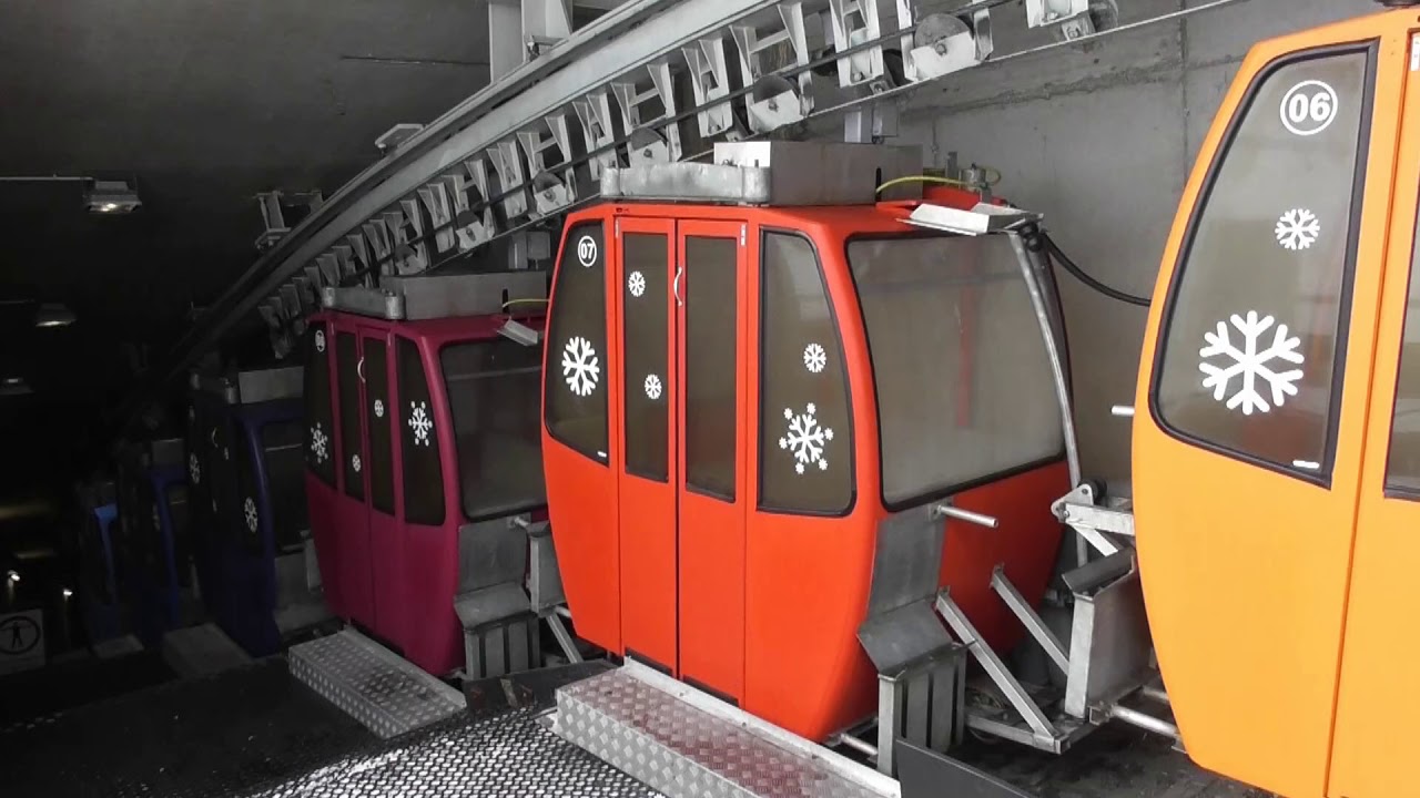 Die Tunnelbahn Fleißalm in Heiligenblut (5-MGFJ - Waagner Biro) am 12.12.2018