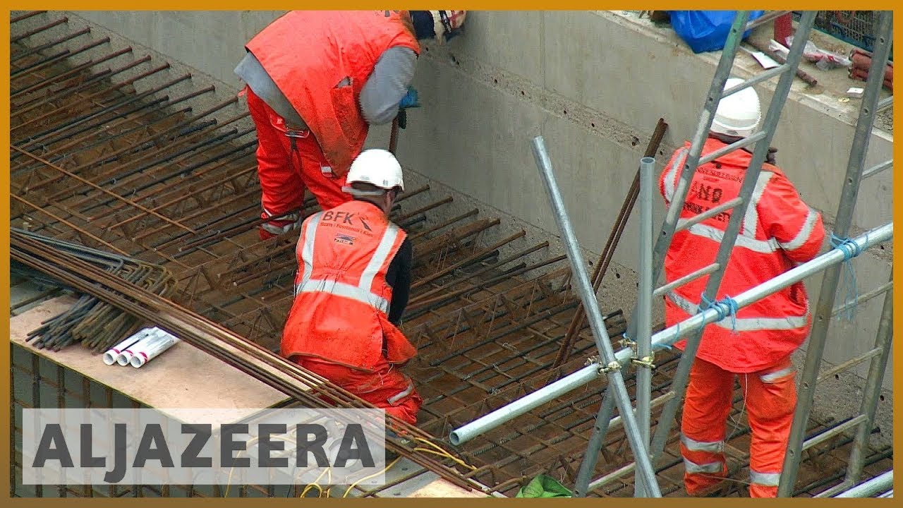 🇬🇧 يجب على الشركات البريطانية الإعلان عن فجوة الأجور بين العمال والمديرين التنفيذيين | الجزيرة الإنجليزية
