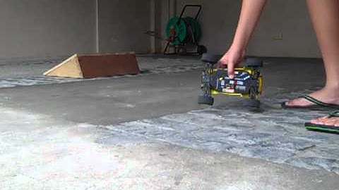 Team associated RC18t jumping