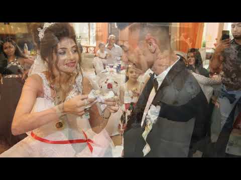 Видео: Оригинални поздравления за сватбата с представяне на пари