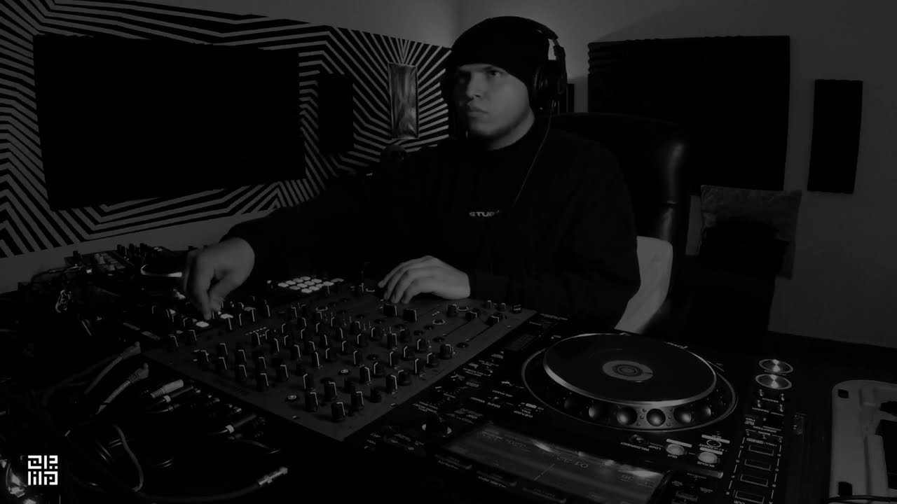 DEEP TECHNO / AMBIENT  |  DelMuro Jam Session / 5 Mixing Channels