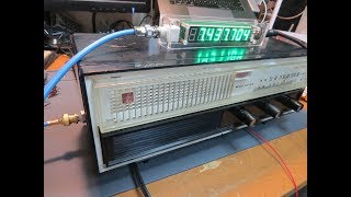 Retro tube radio gets digital frequency meter