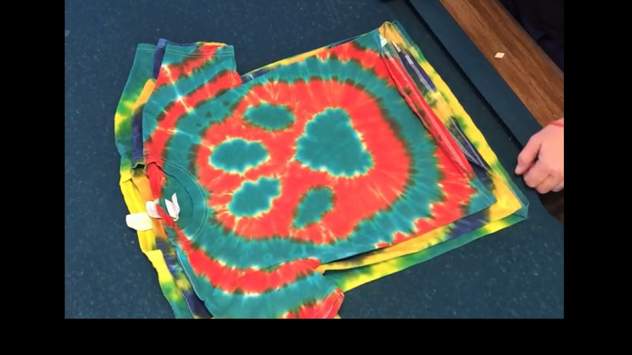 DIY Tie Dye Learn how to tie dye a PAW pattern for animal lovers