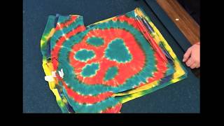 DIY Tie Dye - Learn how to tie dye a PAW pattern - for animal lovers