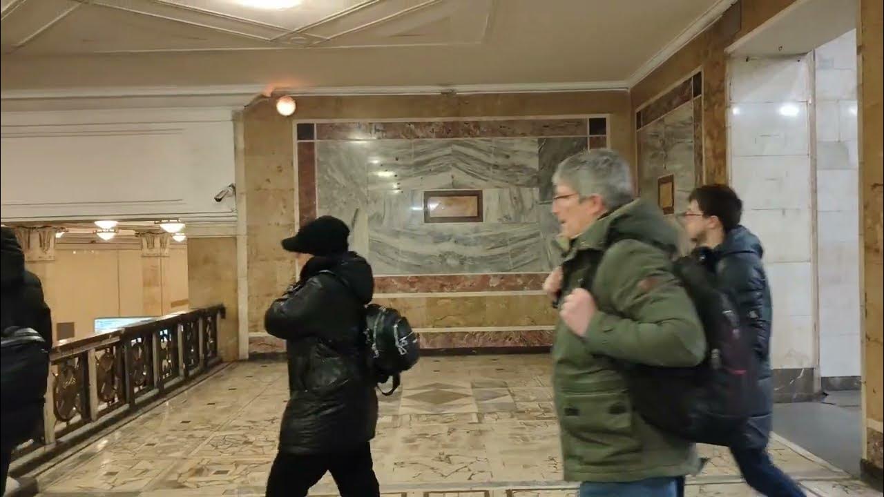 Станция метро Киевская Кольцевой линии Эскалатор Переход на станцию ...