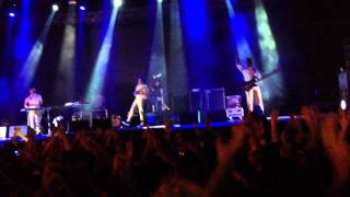 Metronomy - The Look (Live Optimus Alive 12)