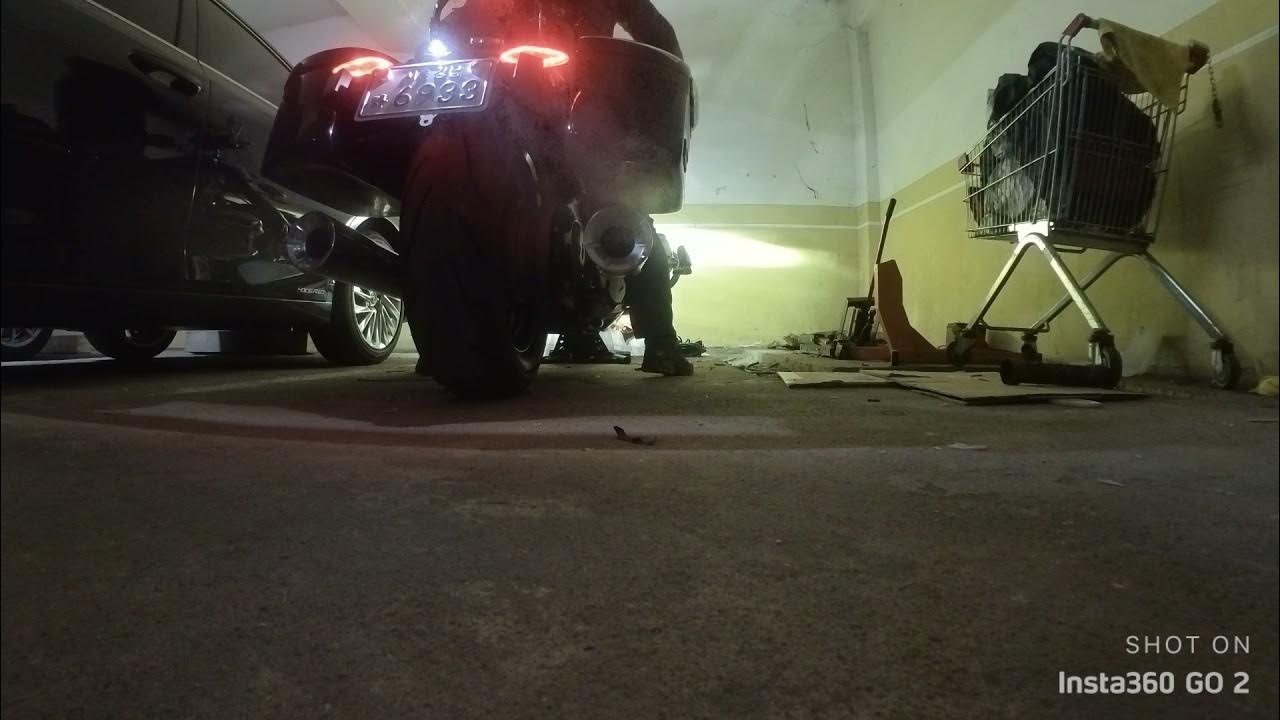 vance and hines bmw r18