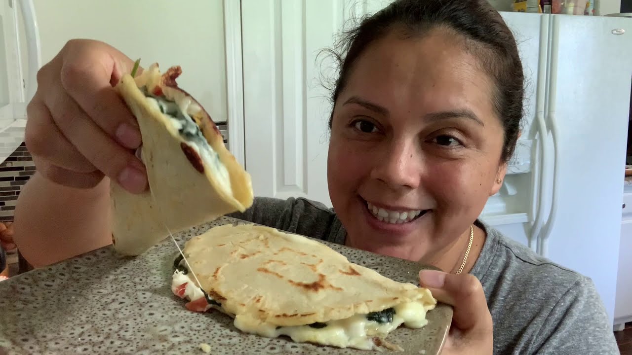 quesadilla de yerba mora