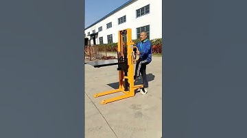 Manual stacker with fork and platform