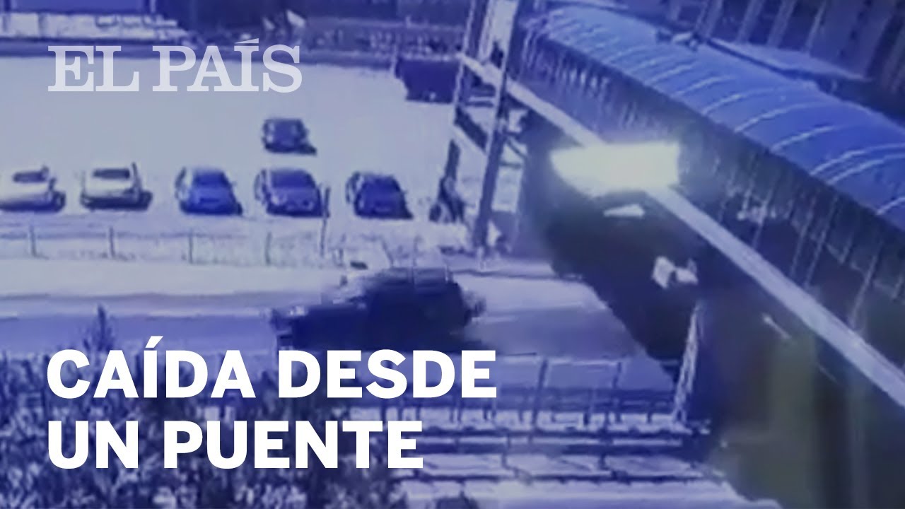 Un hombre se cae desde un puente e impacta sobre un coche - YouTube