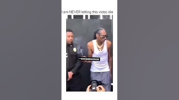 Thumbnail of Snoop Dogg gives cop marijuana 🤣💨 #snoopdogg #weed #shorts #rap