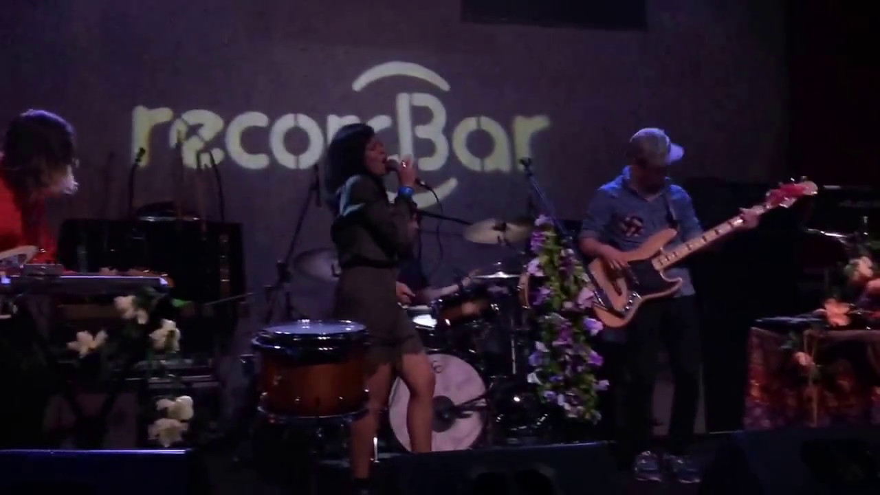 Valley Hush- Iced Cream (live) @ Middle of the Map Kansas City 5-6-2017