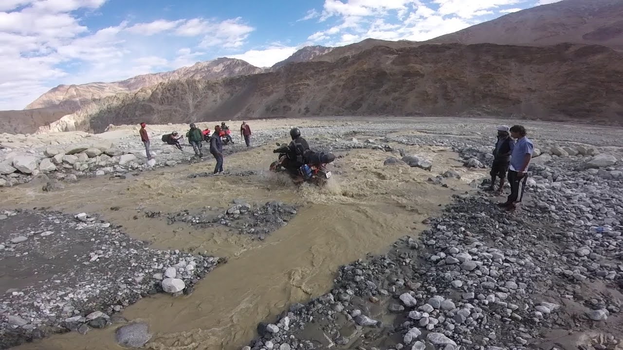 Amazing footage of water crossing on KTM DUKE | Pangong lake to Nubra valley | - YouTube
