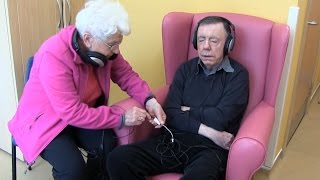 Patients With Dementia Benefit from Playlist for Life