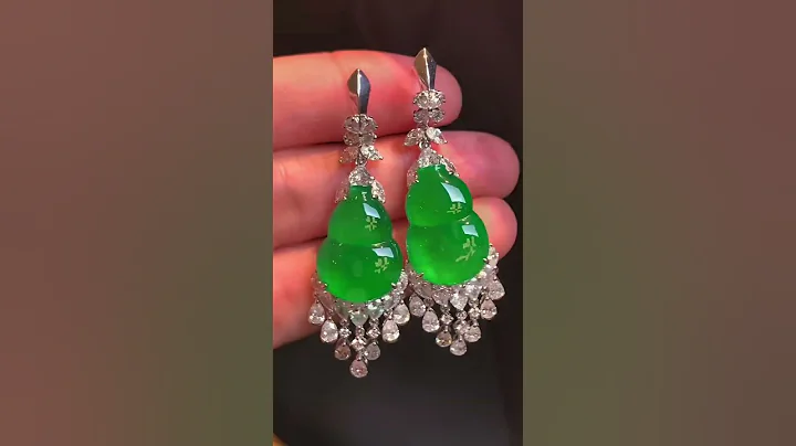 How much do you think it costs ? #earrings #jade #jewellery #jewelry - DayDayNews