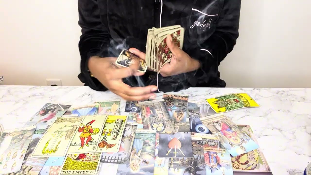 Стрелец ♐️ Этот начальник или друг боится, что ты затмишь его. Но всё равно сияй!!