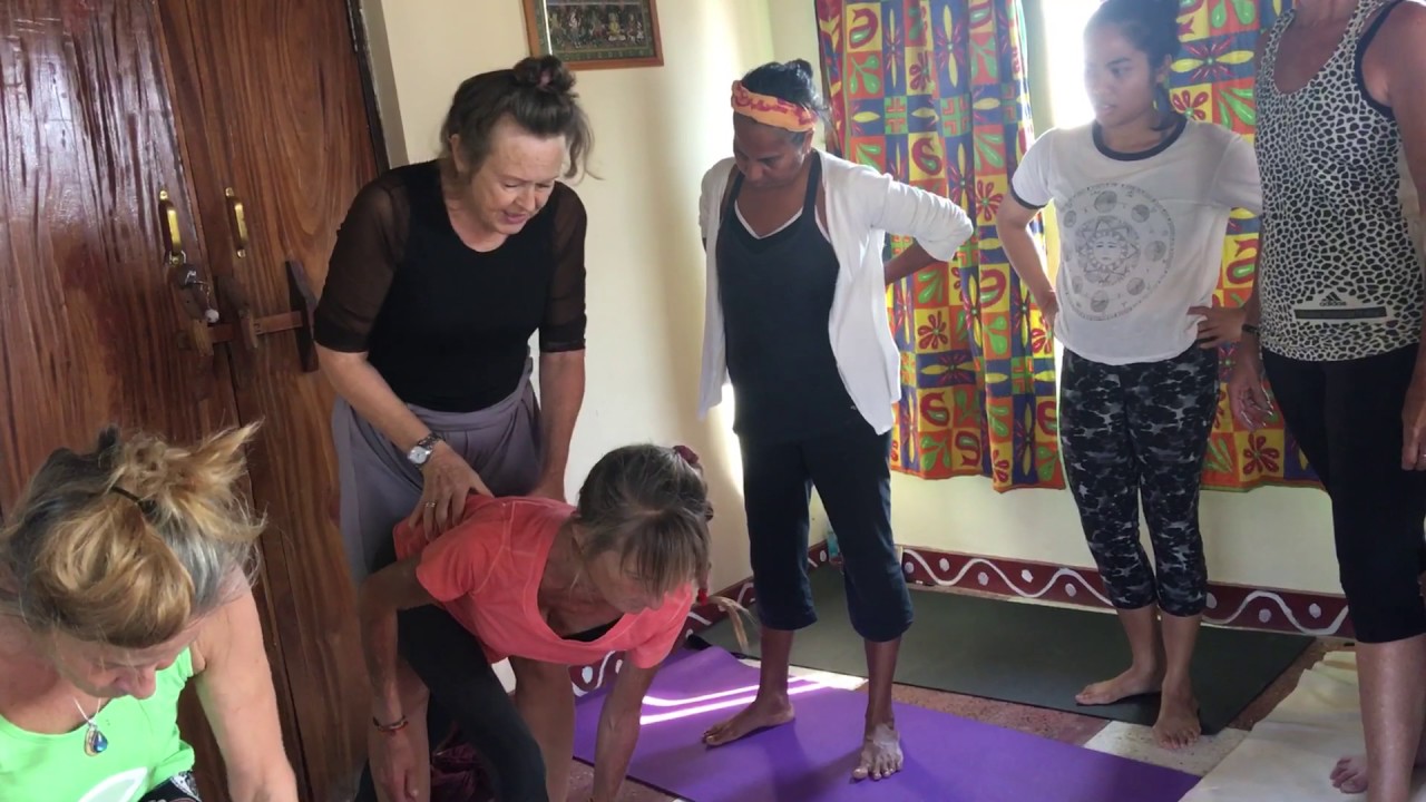 Vanda Schaeavali with Diane Long twisted Triangel