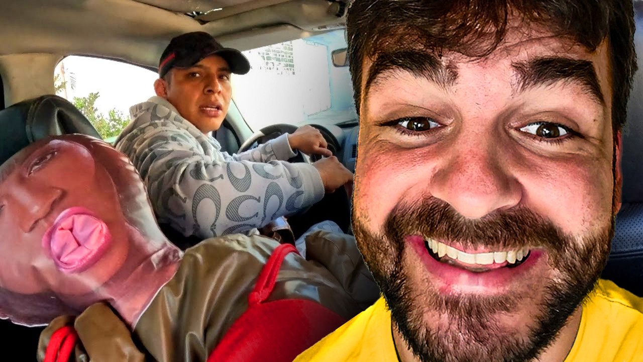 Reacciono a El Rey de las bromas: (BROMA) En taxi muñeca grosera