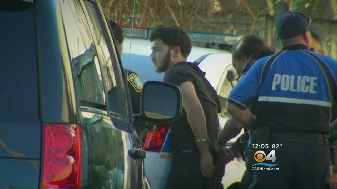 Chase Of Burglary Suspects Ends In West Miami - YouTube