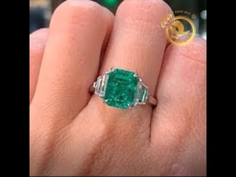 Nhẫn đính EMERALD vuông VÀNG 18K khắc Phật Thích Ca, chữ Om Mani Padme Hum