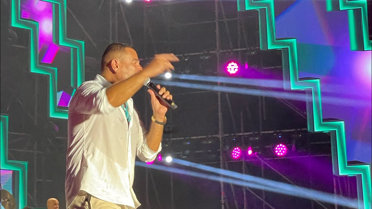 Live Ready for fitness with Amr Diab @beirut Wayaaah Song وياه عمرو ...