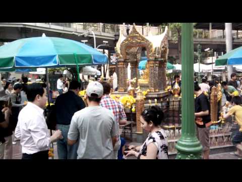 Видео: Святилище Эраван в Бангкоке: полное руководство
