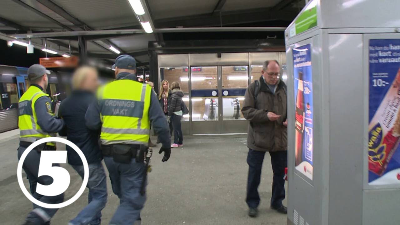 Tunnelbanan | Körs ut ur tunnelbanestationen