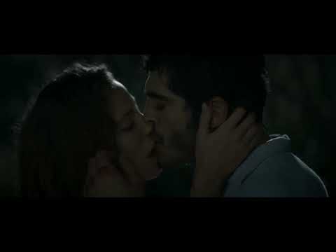 Shahmaran  Kissing Scenes  Sahsu and Maran Serenay Sarikaya and Burak Deniz