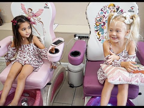 BESTIE NAIL SALON DATE!! (SO CUTE!)