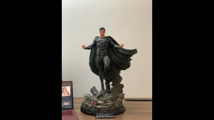 JUSTICE LEAGUE Statue Superman Black Suit Weta