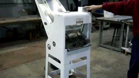 Oliver Bread Slicer, Running