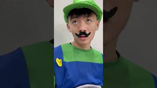 Luigi's leg is injured š¢ #mario #luigi #peach