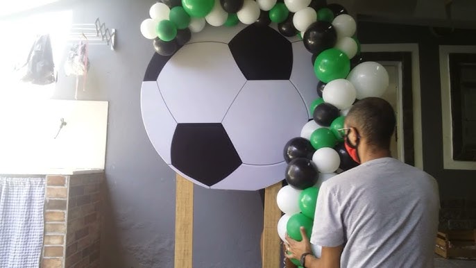 Happy Birthday Soccer Bouquet!  Decoración con globos cumpleaños, Ideas de  decoración de cumpleaños, Globos