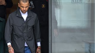 Football : reconnu coupable de viol, Dani Alves libéré sous caution