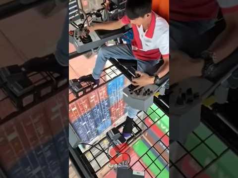 فن تحميل حاويات الشحن على السفن