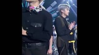 Younghoon getting excited after getting greeted by Taehyung