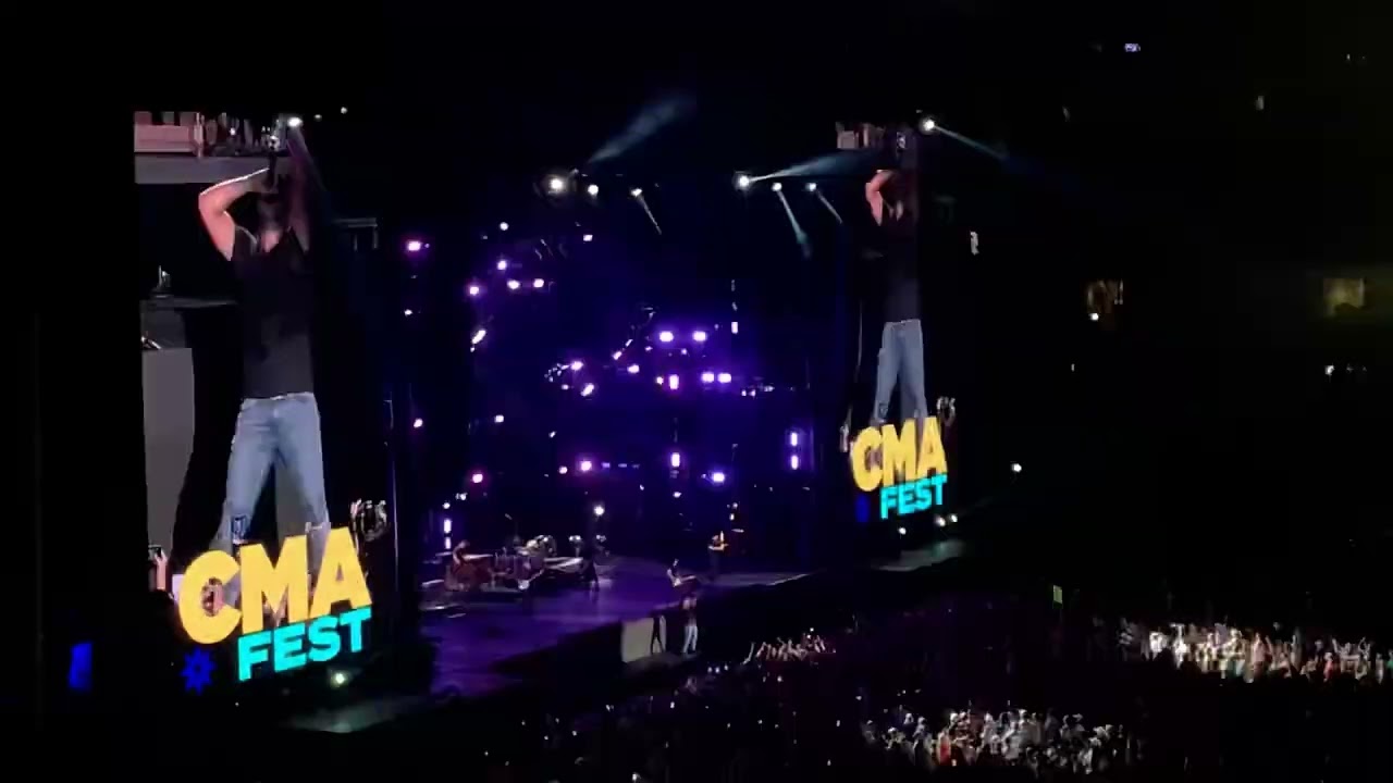 Luke Bryan ‘Country Girl’ CMAFest 22 YouTube
