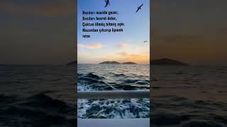 Bazıları Mazide Gezer,Bazıları Hasret Özler,Çoktan Ölmüş Bitmiş Aşkı Mezardan Çıkarıp Öpmek Ister.