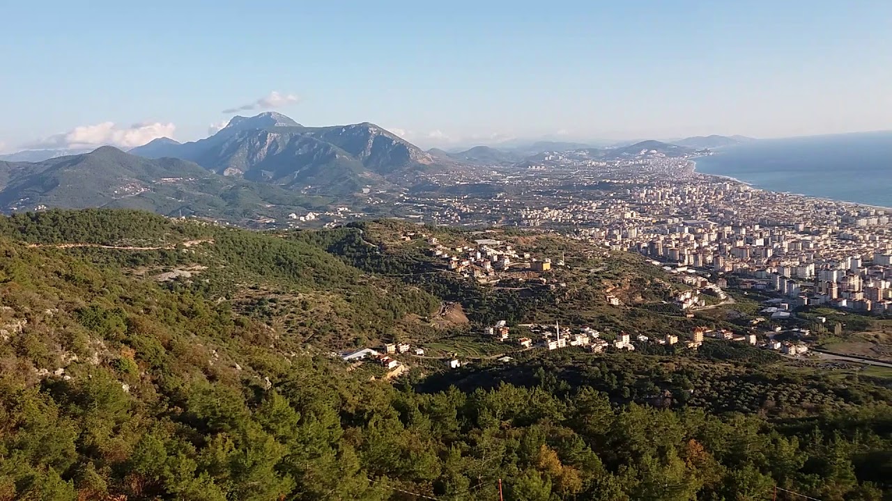 ALANYA YA kuşbakışı bakış doğa ve şehir