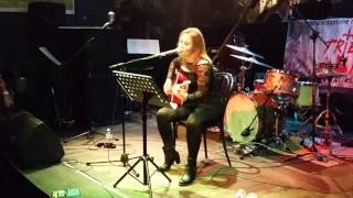Eliana Cargnelutti - Born to run (acoustic)