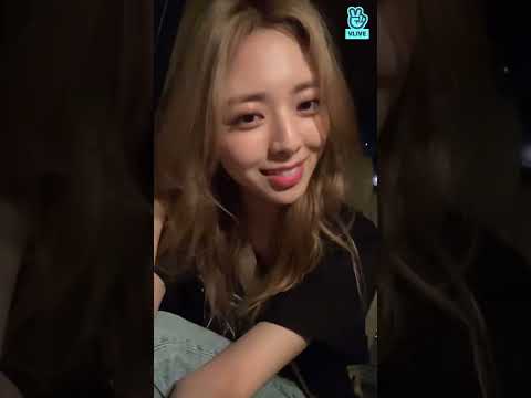ITZY - yuna live strem [ eng sub ] 2022.08.24. 19:27