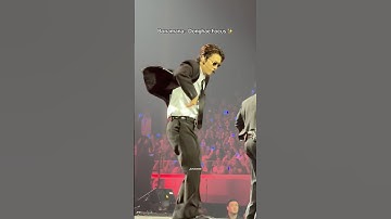 Super Junior’s Lee Donghae Owning Bonamana Stage 💙 | Super Show 10 in Manila