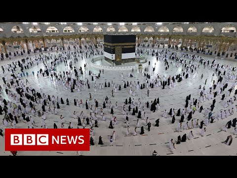 Masks and social distancing at downsized Hajj - BBC News