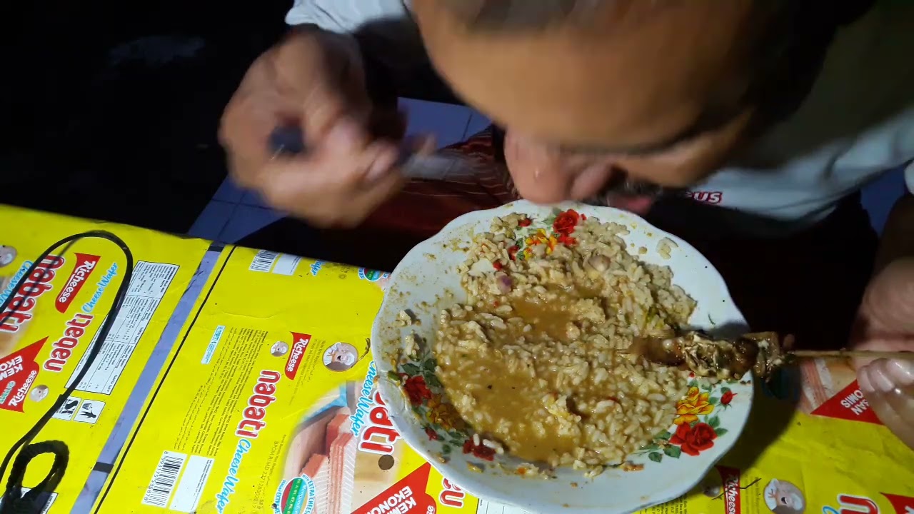 BUKA PUASA SULTAN SATE GULE BELI DI MLILER ET KUWAH SATE KECUT MASAKANKEMARIN KECEWA TAPI LAPAR TETA