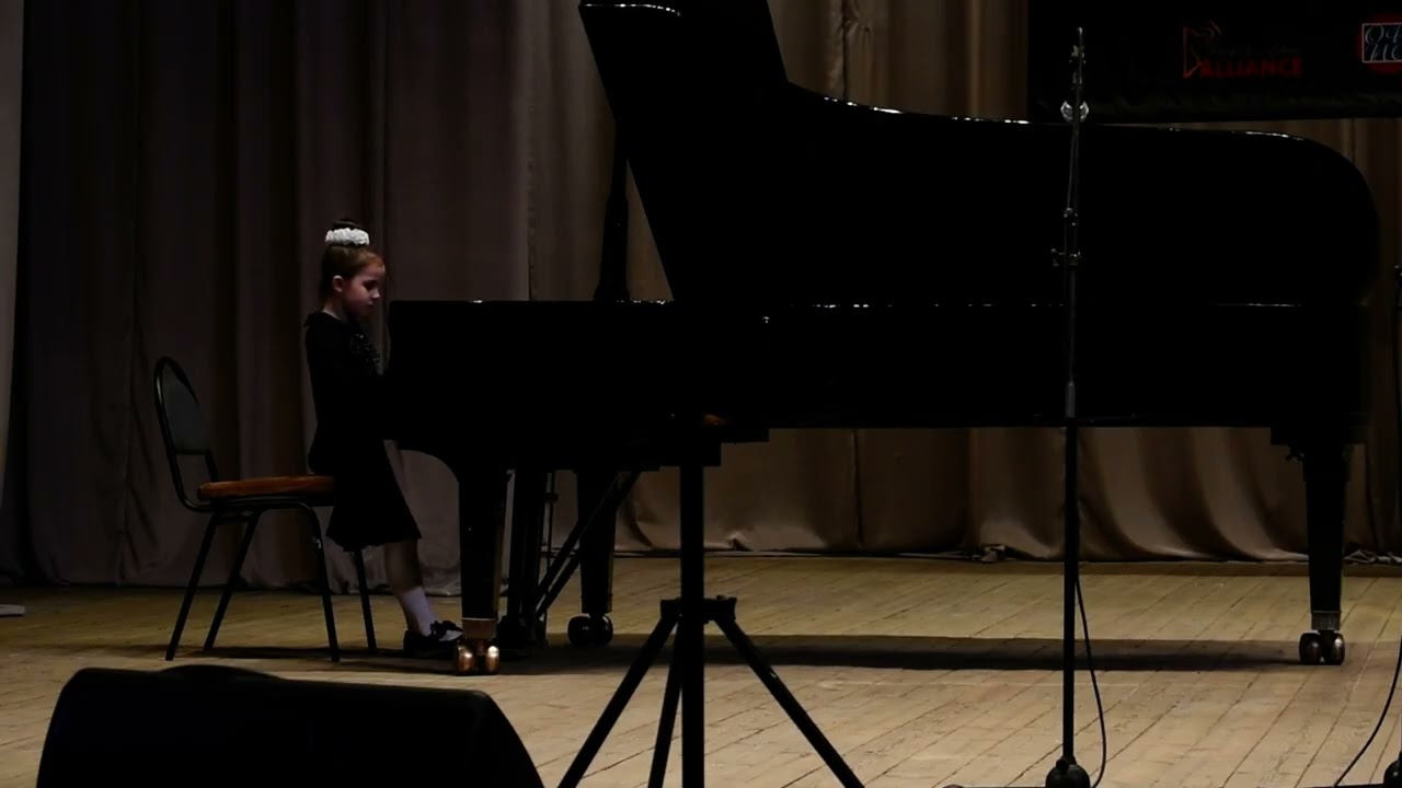 В. Коровицын Мама, С. Боневич Крыса.     Жулина Таисия 6 лет.