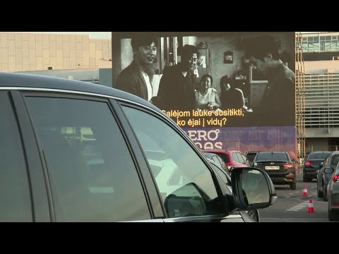 Coronavirus: Vilnius airport turned into drive-in cinema - Coronavirus: Vilnius airport turned into drive-in cinema