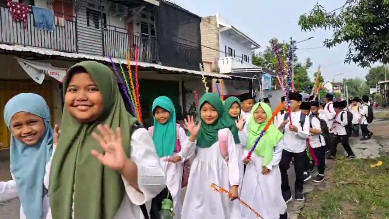 PAWAI HARI SANTRI MI BEKETOK 2025