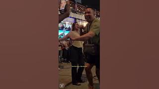 Sentuhan Buskers dapat saweran jutaan rupiah masa artis Sambas Elsa Amanda nyanyi ..Satu Rasa Cinta.